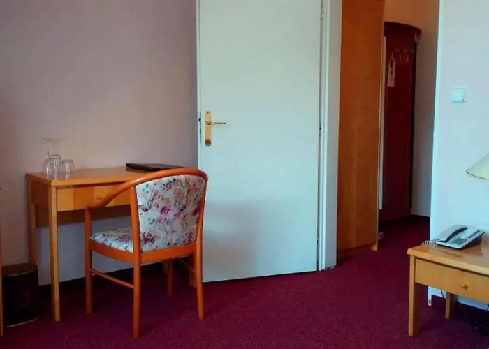Hotel Ester Карлови Вари Екстериор снимка