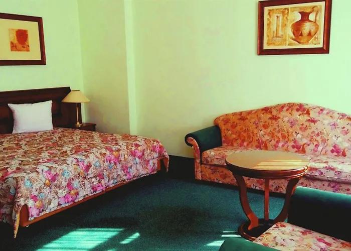 Hotel Ester Карлови Вари Екстериор снимка