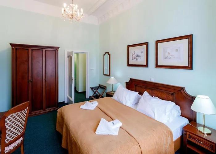 Hotel Ester Карлови Вари Екстериор снимка