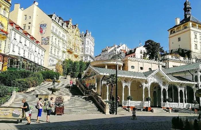 Hotel Ester Карлови Вари Екстериор снимка