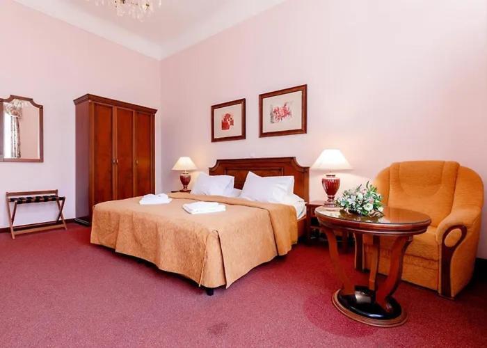 Hotel Ester Карлови Вари Екстериор снимка
