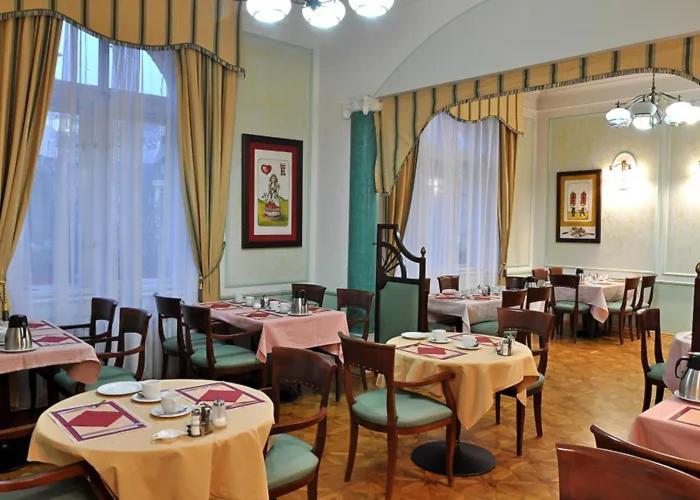 Hotel Ester Карлови Вари Екстериор снимка