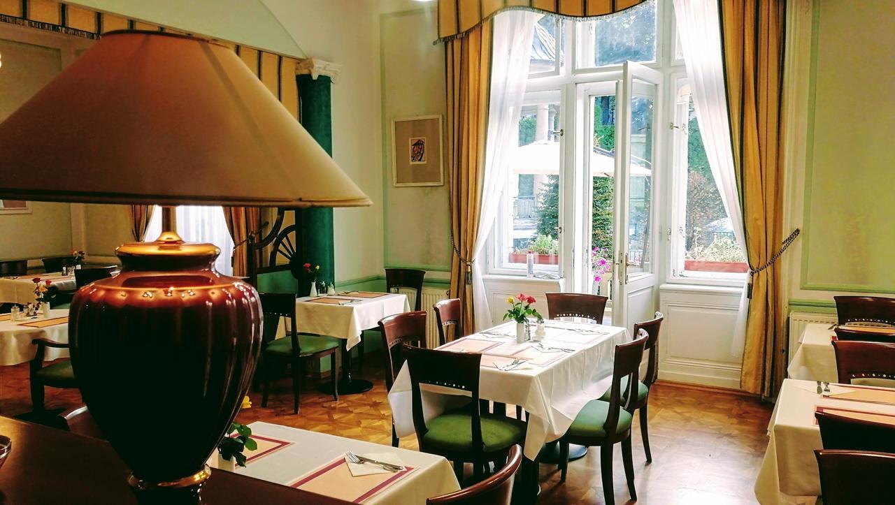 Hotel Ester Карлови Вари Екстериор снимка