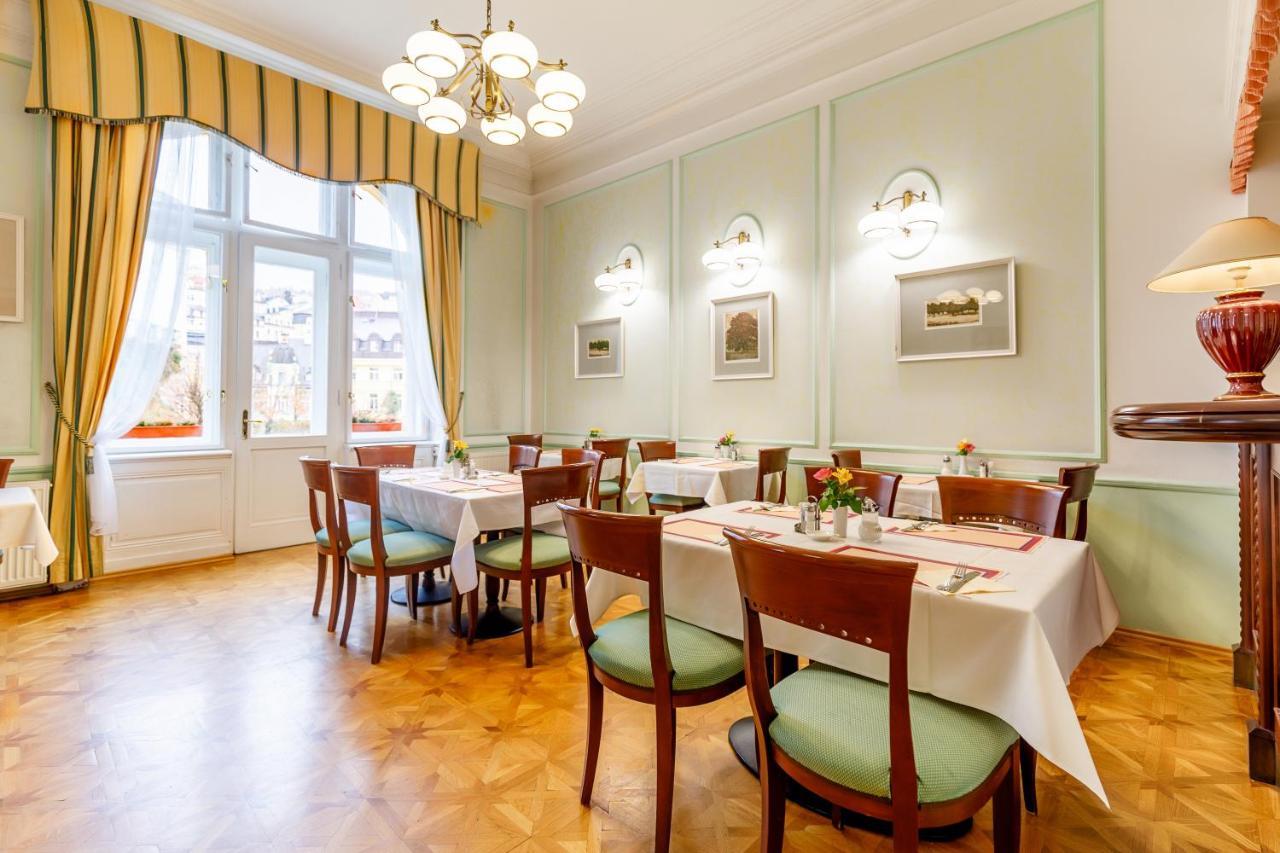 Hotel Ester Карлови Вари Екстериор снимка