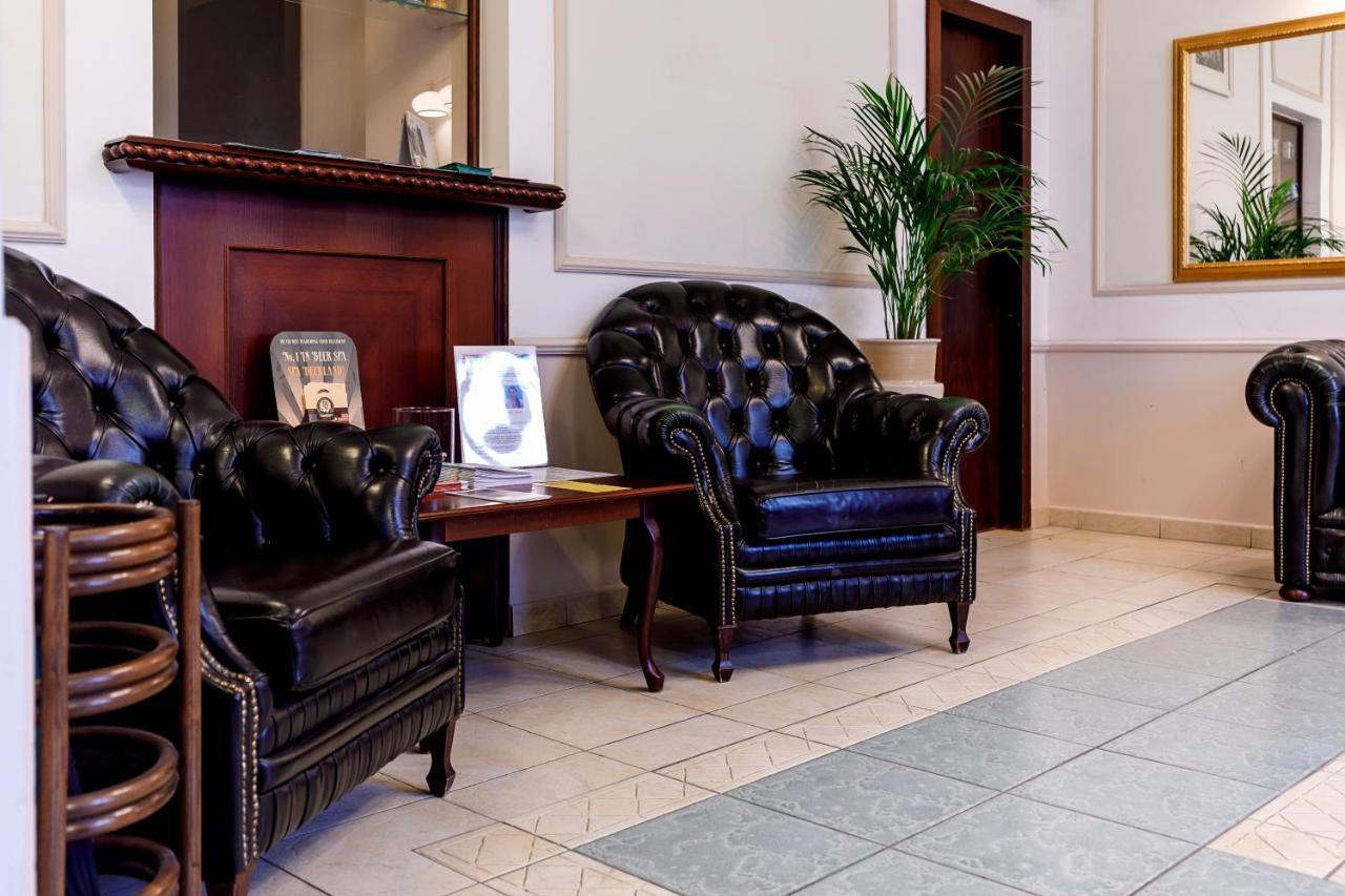 Hotel Ester Карлови Вари Екстериор снимка