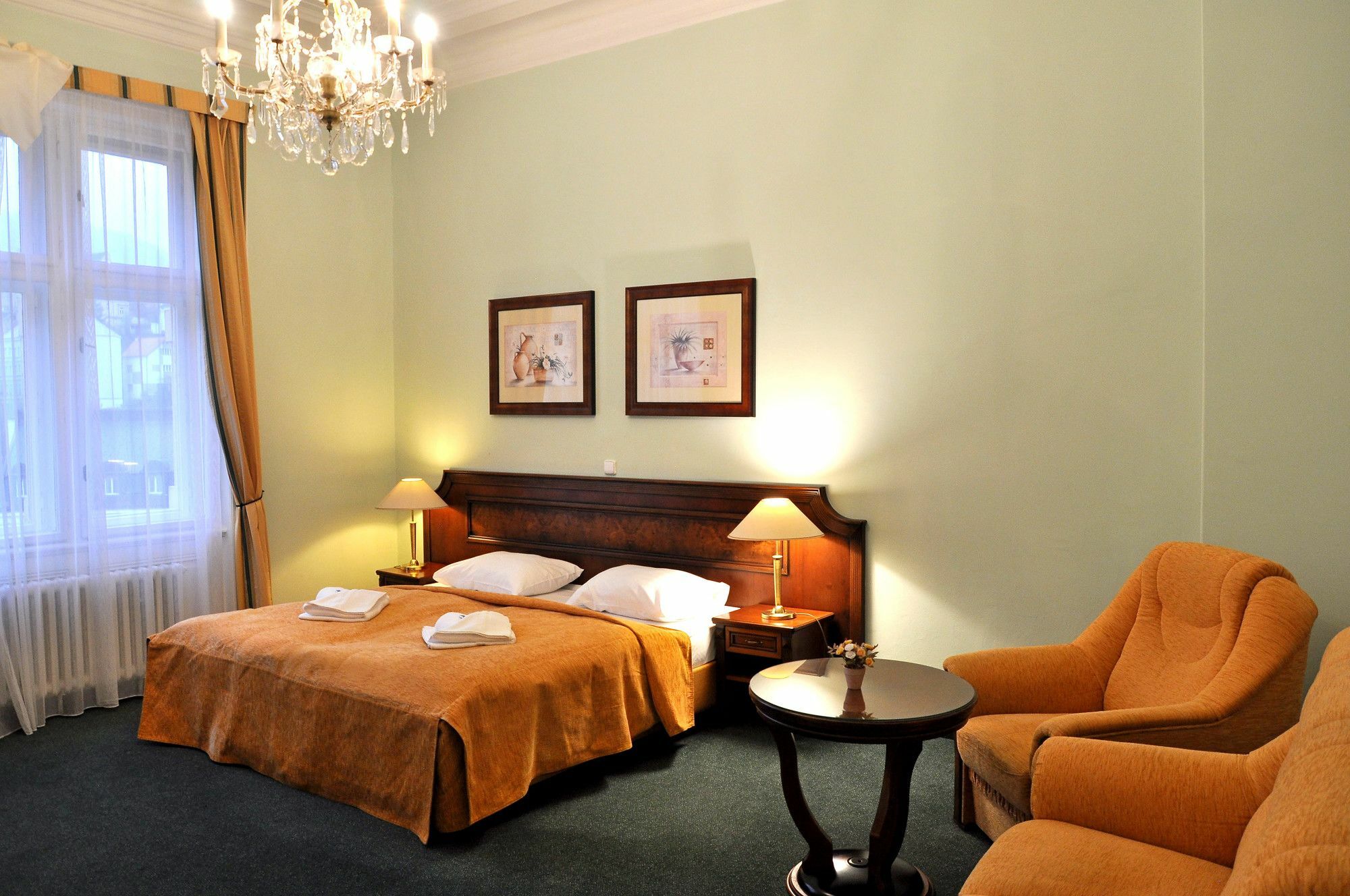 Hotel Ester Карлови Вари Екстериор снимка