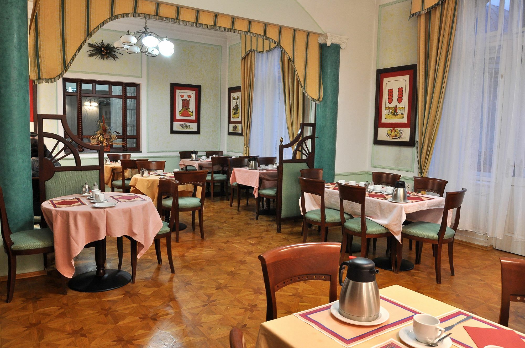 Hotel Ester Карлови Вари Екстериор снимка