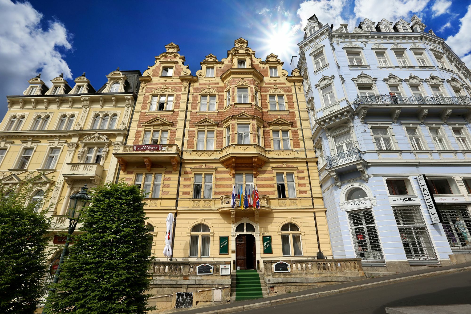 Hotel Ester Карлови Вари Екстериор снимка